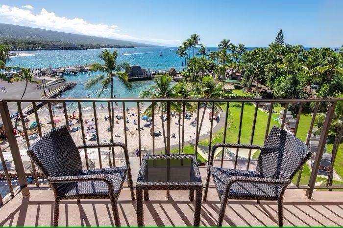 King Kamehameha''s Kona Beach Hotel lanai